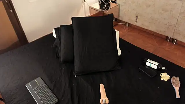 bellaboobs_ (F young) - aquirt