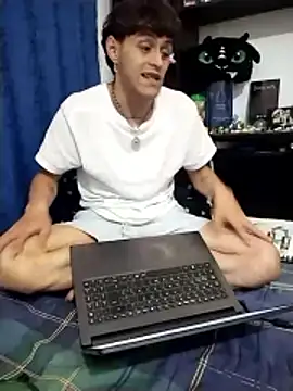 AoA-BoyStudent webcam