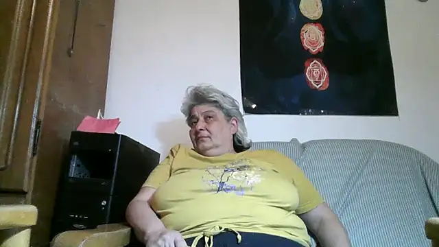 ExquisiteMature webcam