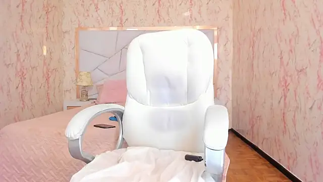 Emily_Whinfre webcam