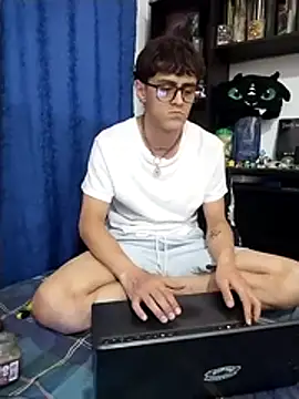 AoA-BoyStudent webcam