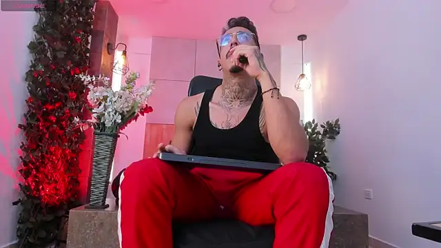 Donovan_Desmond webcam