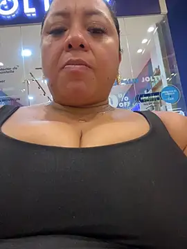 pialadelicia (F milf) - MAKE ME SO WET IN MALL