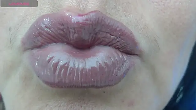 Sharlot_curvy webcam