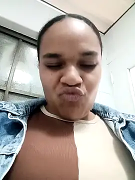 sexybronwlatin webcam