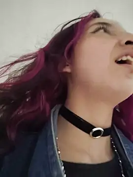 Webcam Model (_Laary_Lily)  is live.Free join now!