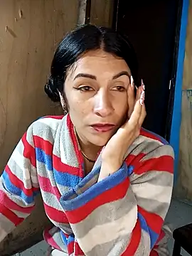 laurahotdirty webcam