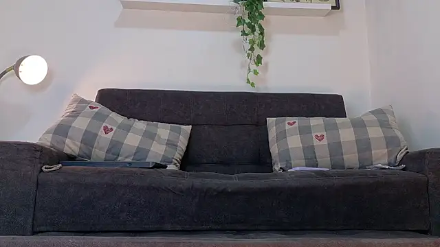 RiriiBrunette__ webcam