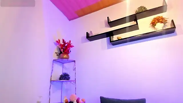 Anyelina_milf webcam