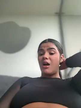 kaily_sweet16 (F teen) - Playing at home naked on the balcony