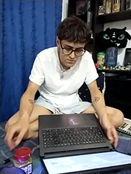 AoA-BoyStudent webcam