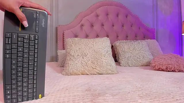 mia_culpa (T teen) - cum 👅⭐