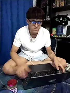 AoA-BoyStudent webcam