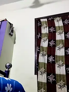 yamini1431 live sex cam