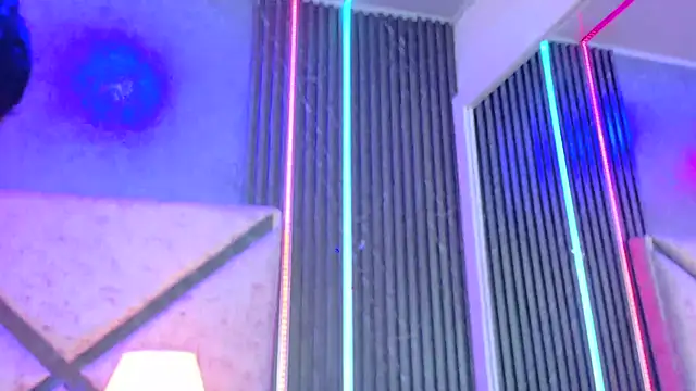 zafirarose (F young) - Rub My Clit CLose To Cam