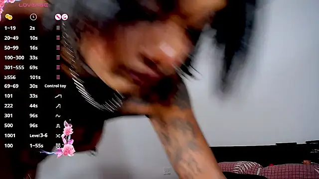 IsabellBigtitsxx's live cam