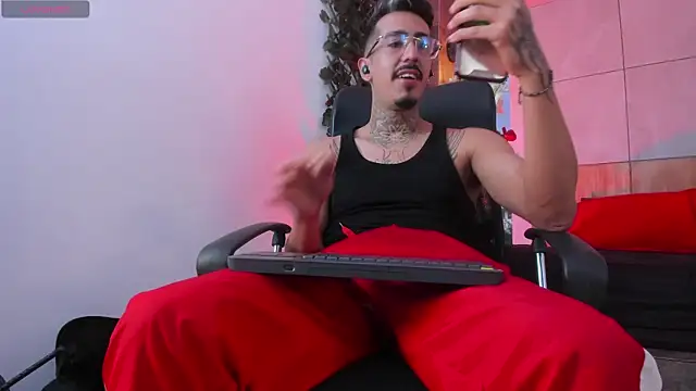 Donovan_Desmond webcam