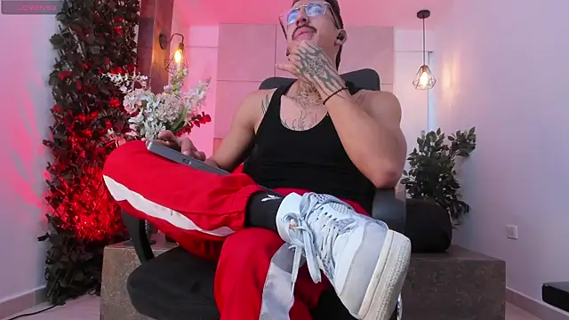 Donovan_Desmond webcam