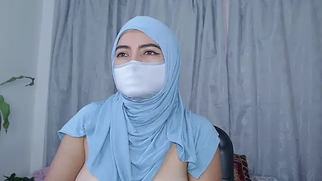 jade_nassar (F young) - Deep throat + spit on tits