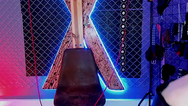 dena_bdsm (Ask my age) - 10 clamps on the tits