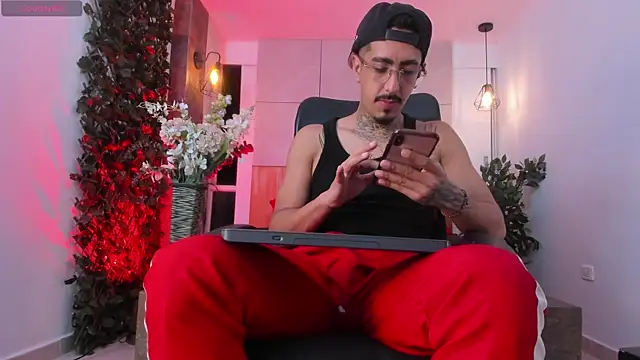 Donovan_Desmond webcam