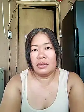 Lovelywoman43 webcam