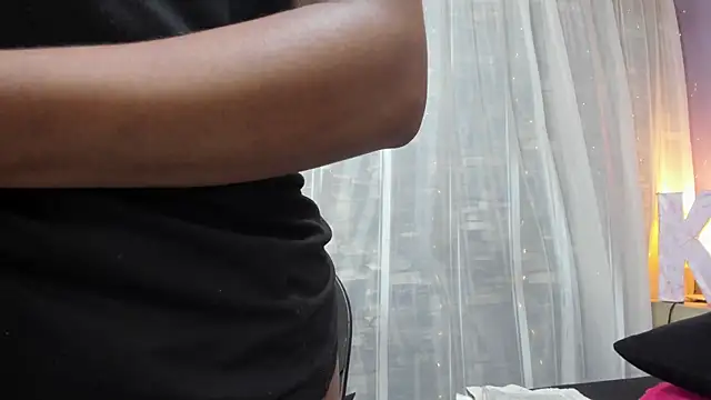 KatieGomez live sex cam