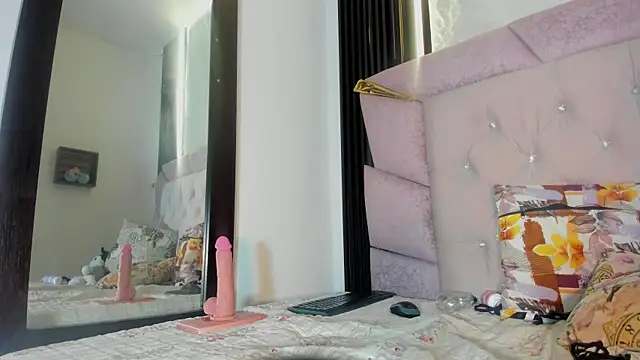 Scarlett_Montclair webcam