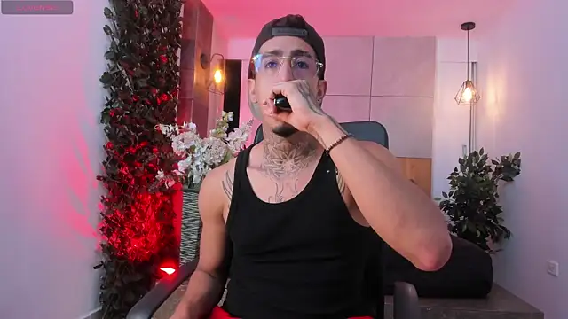 donovan_desmond (M young) - ASS PLAY + JERK OFF ❤️‍🔥