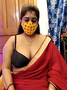 poly_bhabi (F milf) - Pussy hole show close up