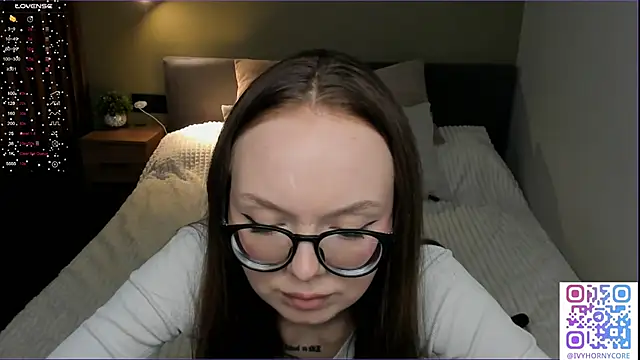 IvyHornyCore webcam