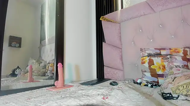 Scarlett_Montclair webcam