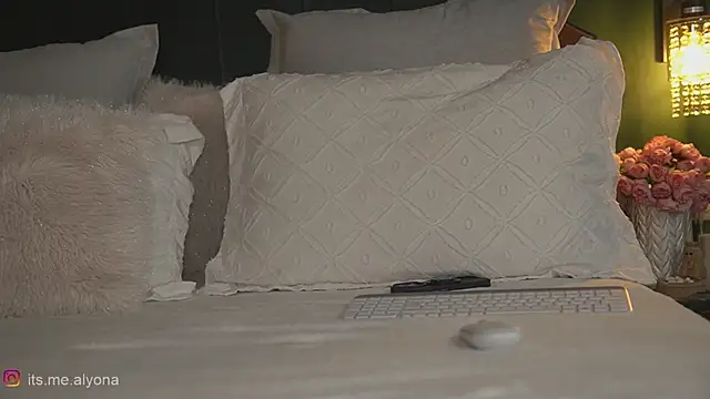 Alyonaqueen_ webcam