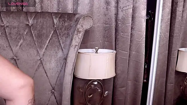 bustygizelle (F milf) - naked show play my pussy