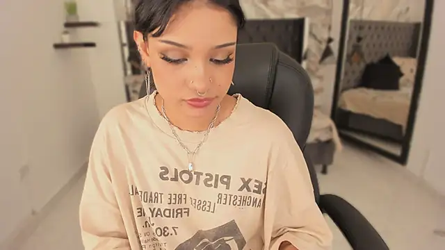 renee_shelby_ webcam