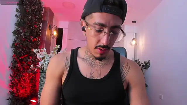 Donovan_Desmond webcam