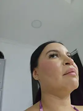 Pretty_Julieta webcam