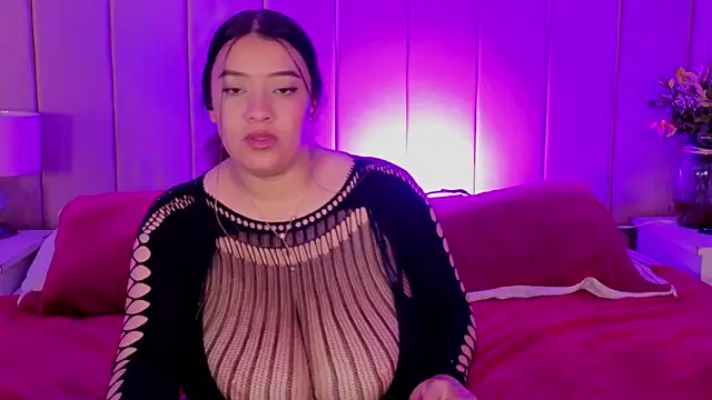 MollyBigBoobs12 webcam