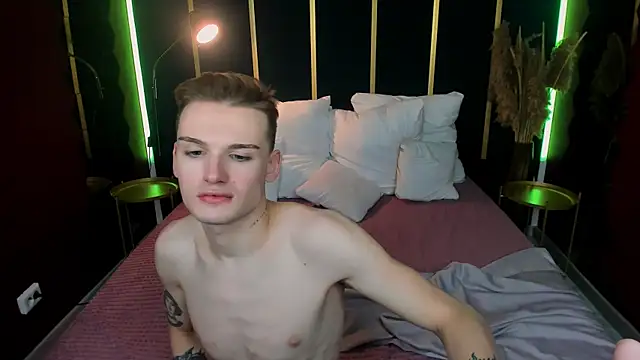 Lucas_Moran webcam
