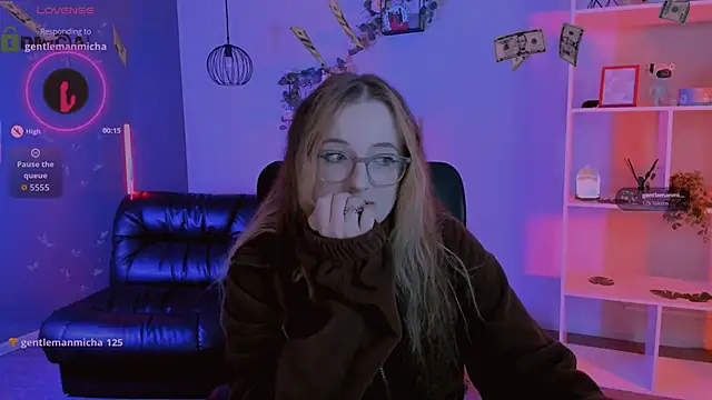 luna_berryy (F young) - show ass