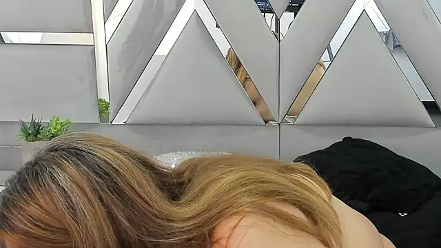 MonzerratBoyer webcam