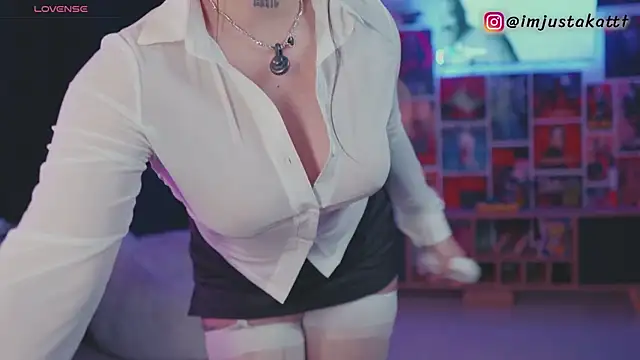 sensualkattt (F young) - Teasing my sss+panty at side