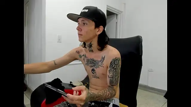 StraightBoy_Nick webcam