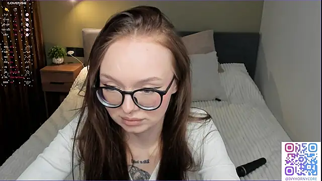 IvyHornyCore webcam