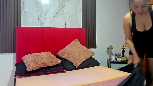 Bella_Storm01 webcam