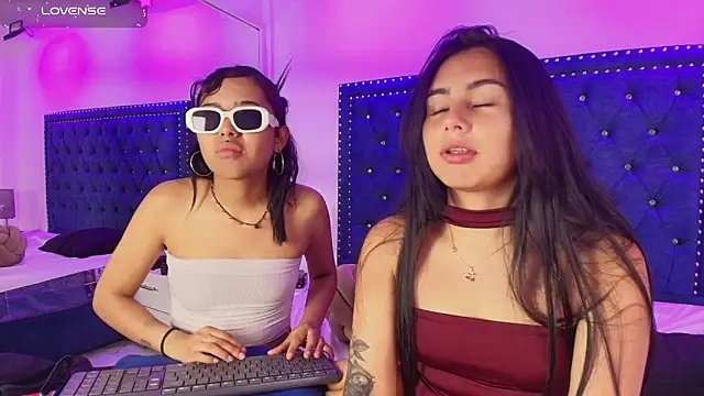 Serena_and_zoe live sex cam