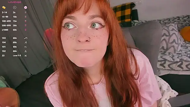 Alice_CutePerv webcam