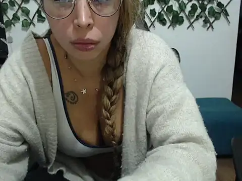 jeiana4u - Jeiana4u's free webcam - UK Sex Cams