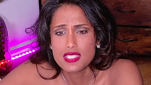 ShanialaFrancaise webcam