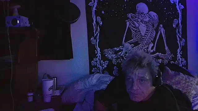 whitehole4bbc252 webcam